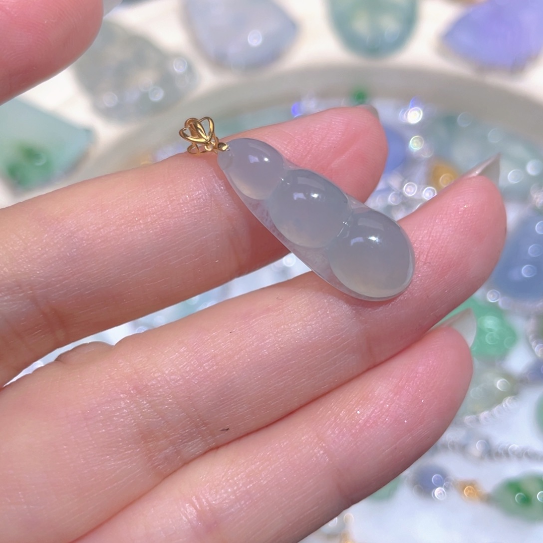 颈饰18K金镶嵌翡翠翡翠