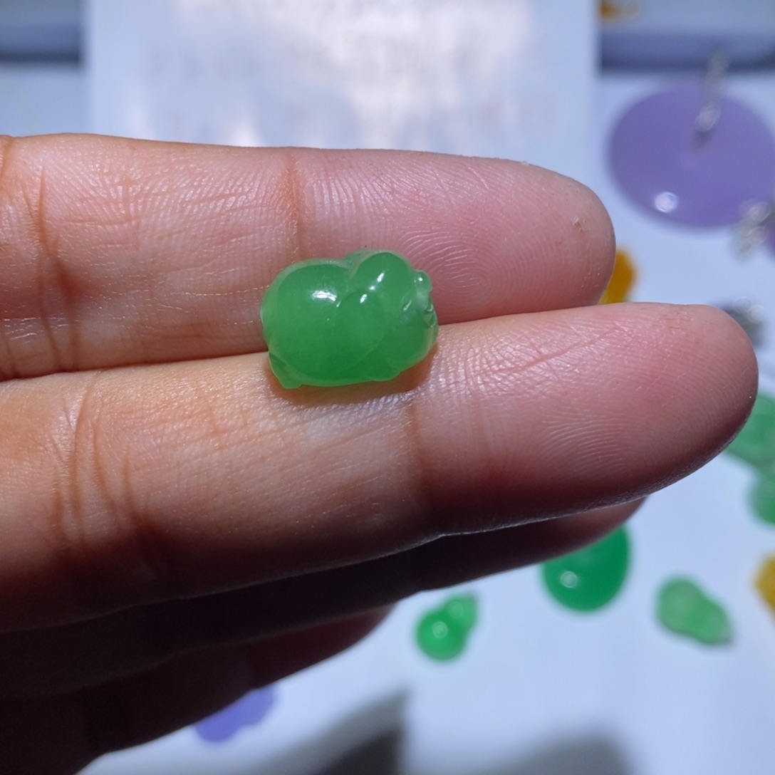 颈饰未镶嵌翡翠规****的