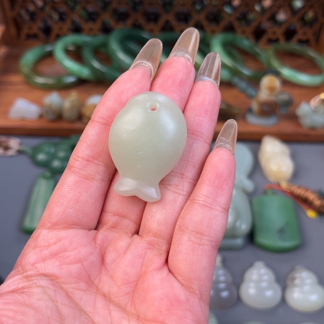 和田玉（糖玉）未镶嵌颈饰