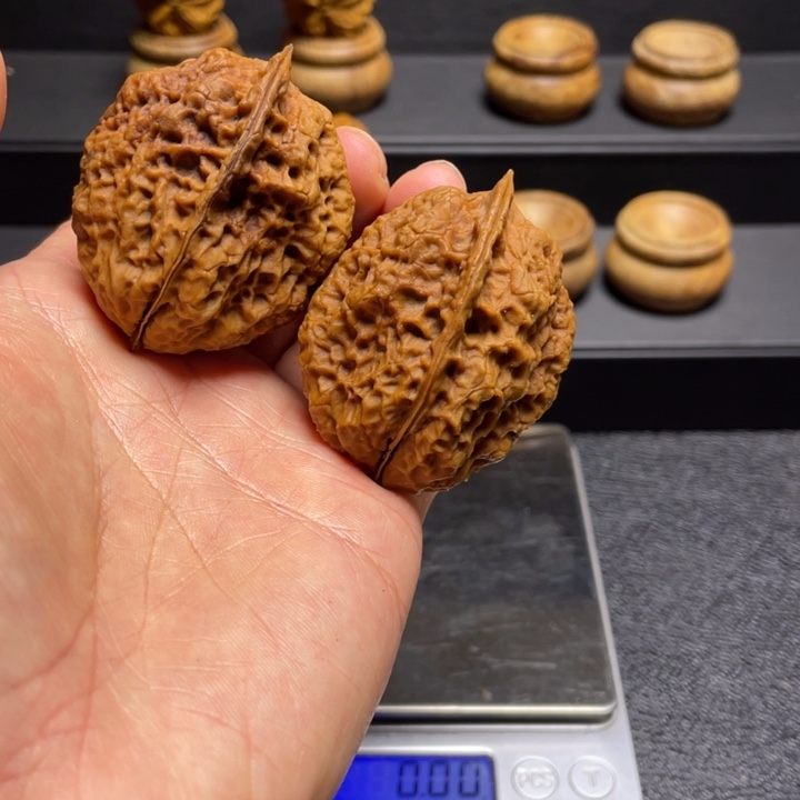 文玩核桃吊坠F飞龙41