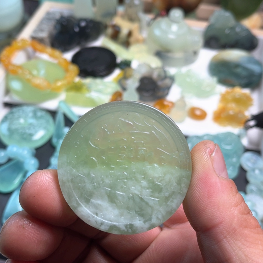 蛇纹石玉未镶嵌颈饰