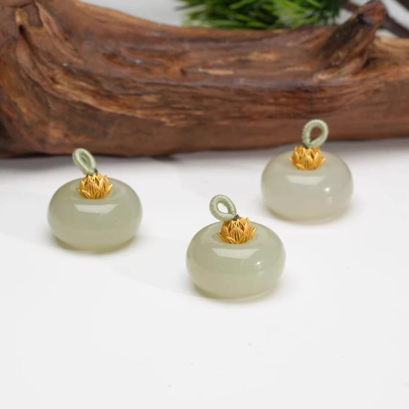 【小北好物】和田玉吊坠约10*19mm【多样性发一件】QH182X96