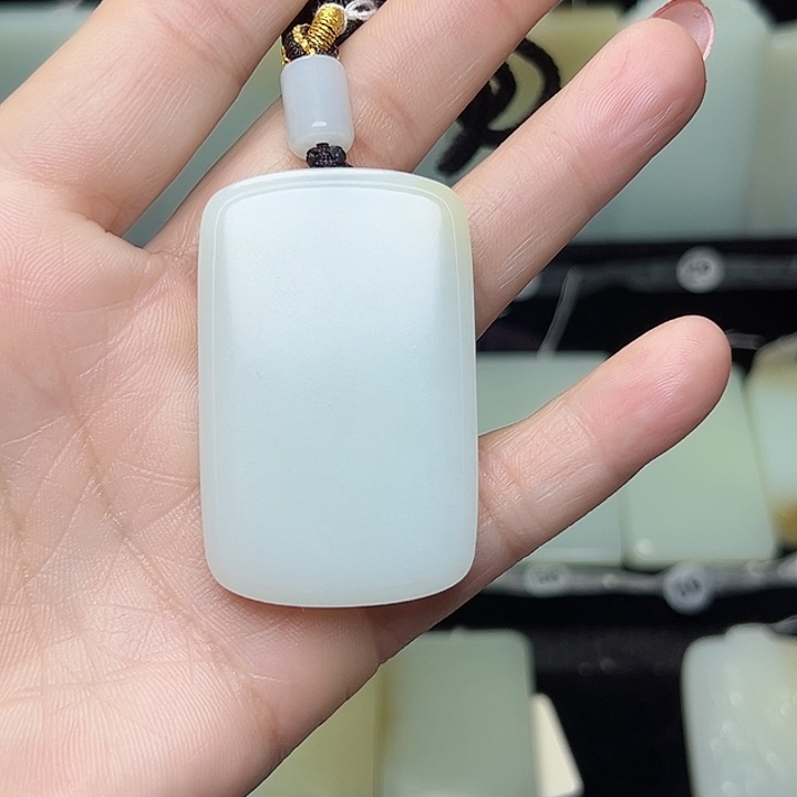 和田玉挂件未镶嵌无***春