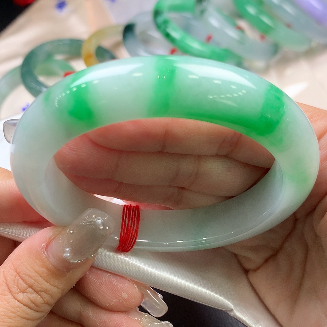 翡翠未镶嵌手镯58.3正圈