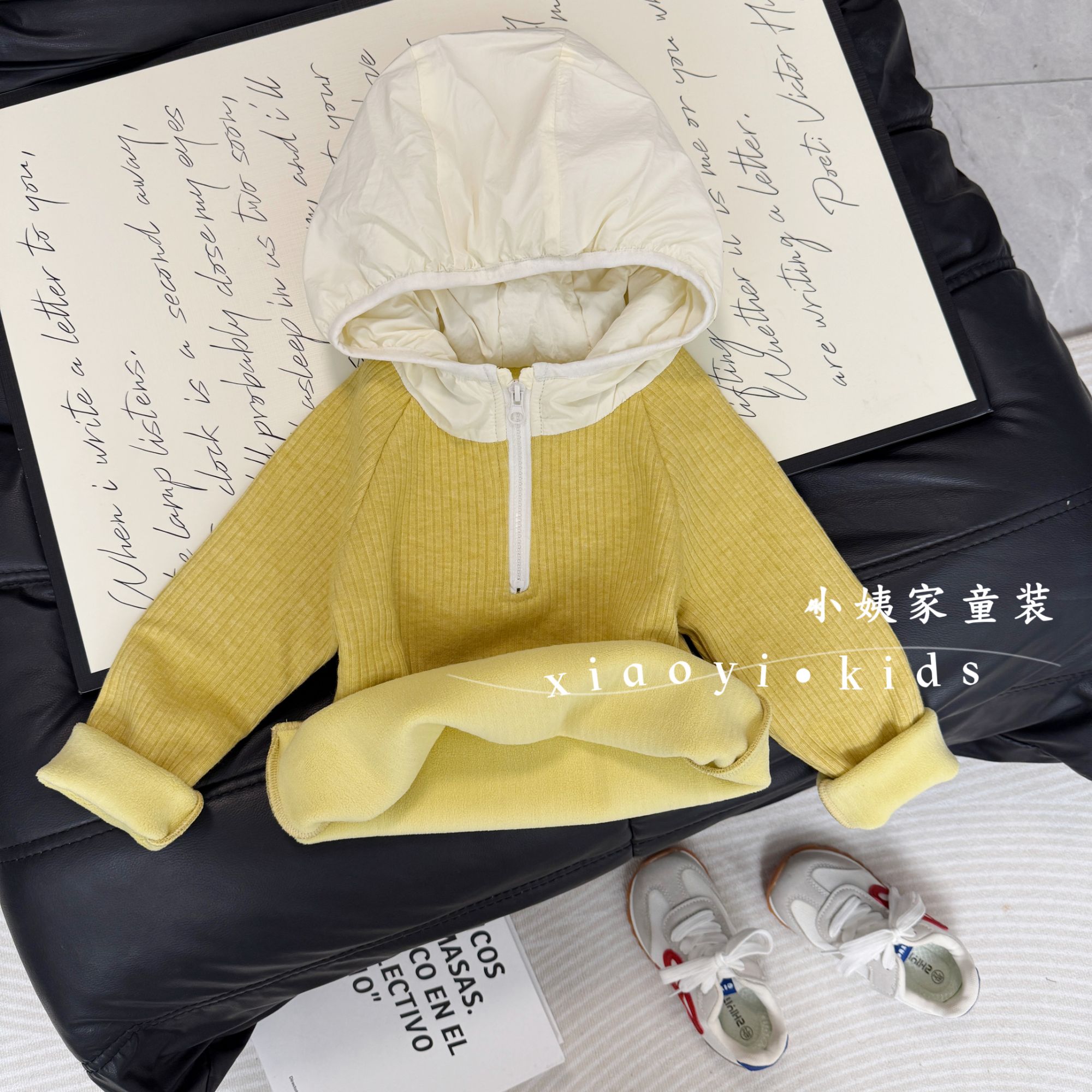 女童毛衣秋冬款2024新款韩系儿童保暖坑条休闲连帽洋气小童针织衫