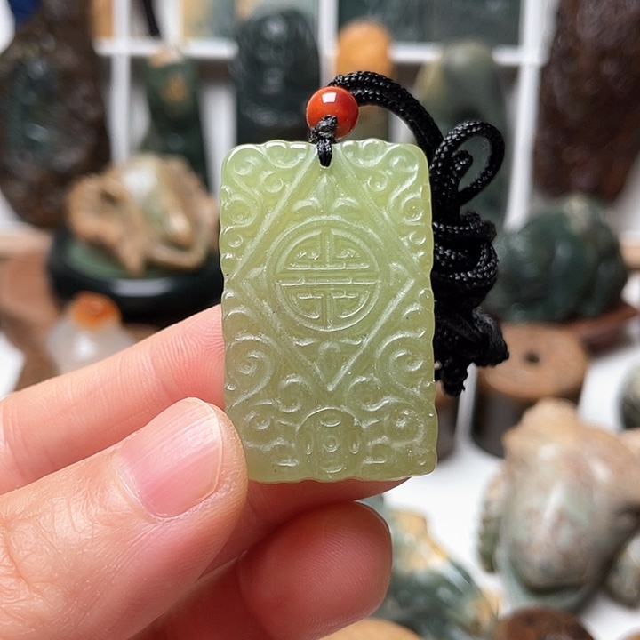 未镶嵌蛇纹石玉挂件