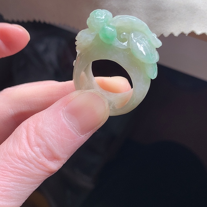 翡翠颈饰未镶嵌吊坠