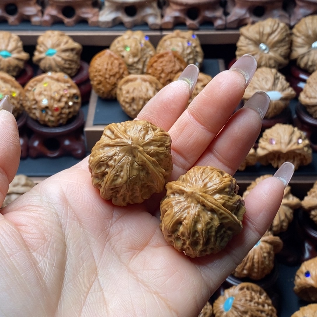 文玩核桃吊坠水晶蛤蟆