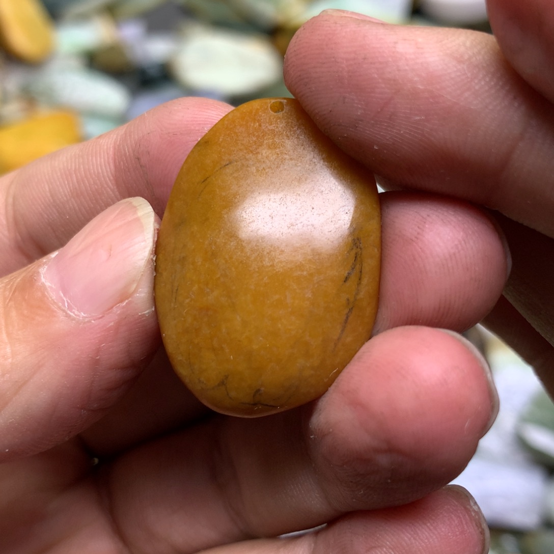 翡翠颈饰未镶嵌天然翡翠