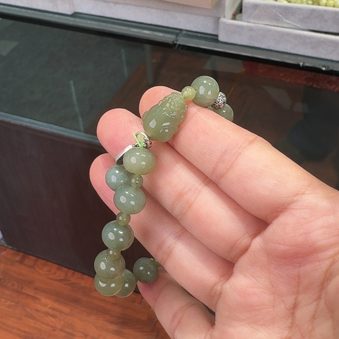 和田玉未镶嵌耳饰