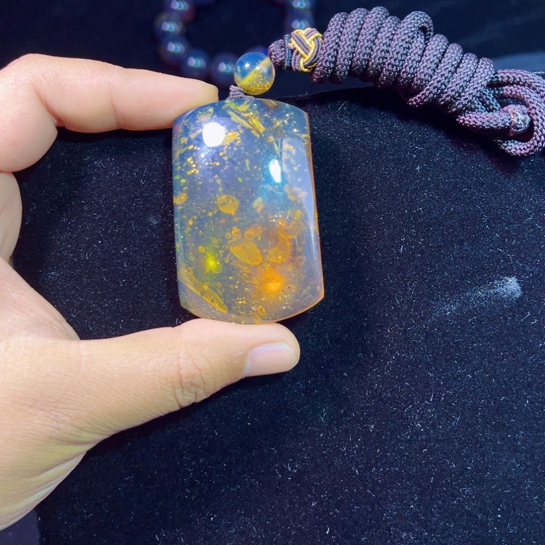 琥珀裸石未镶嵌琥珀