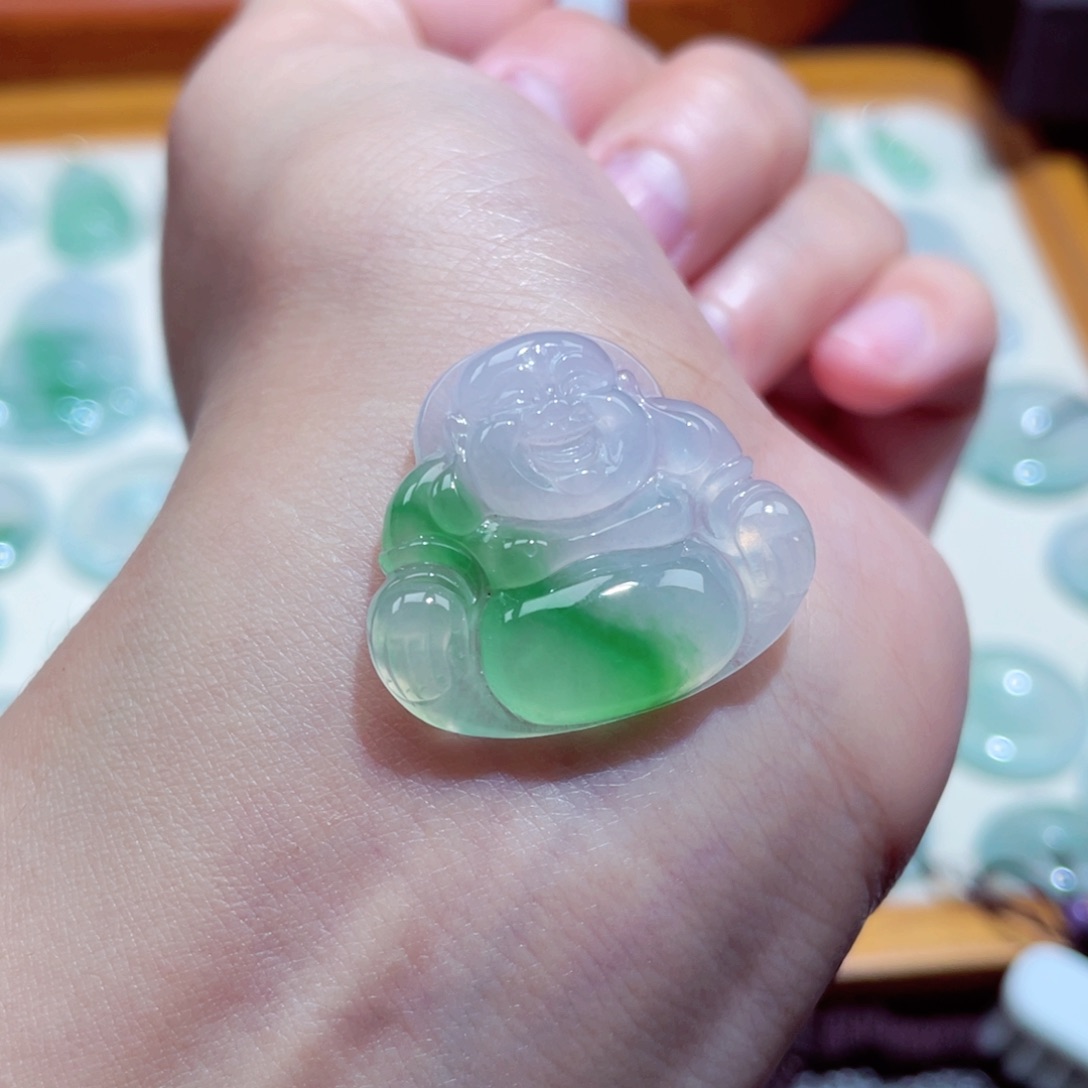 翡翠颈饰未镶嵌佛公