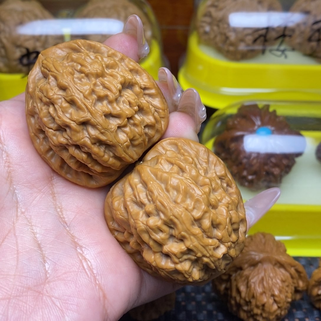文玩核桃吊坠红锦鲤42