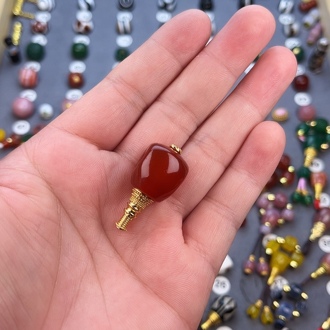 止***部玛瑙/玉髓未镶嵌饰品