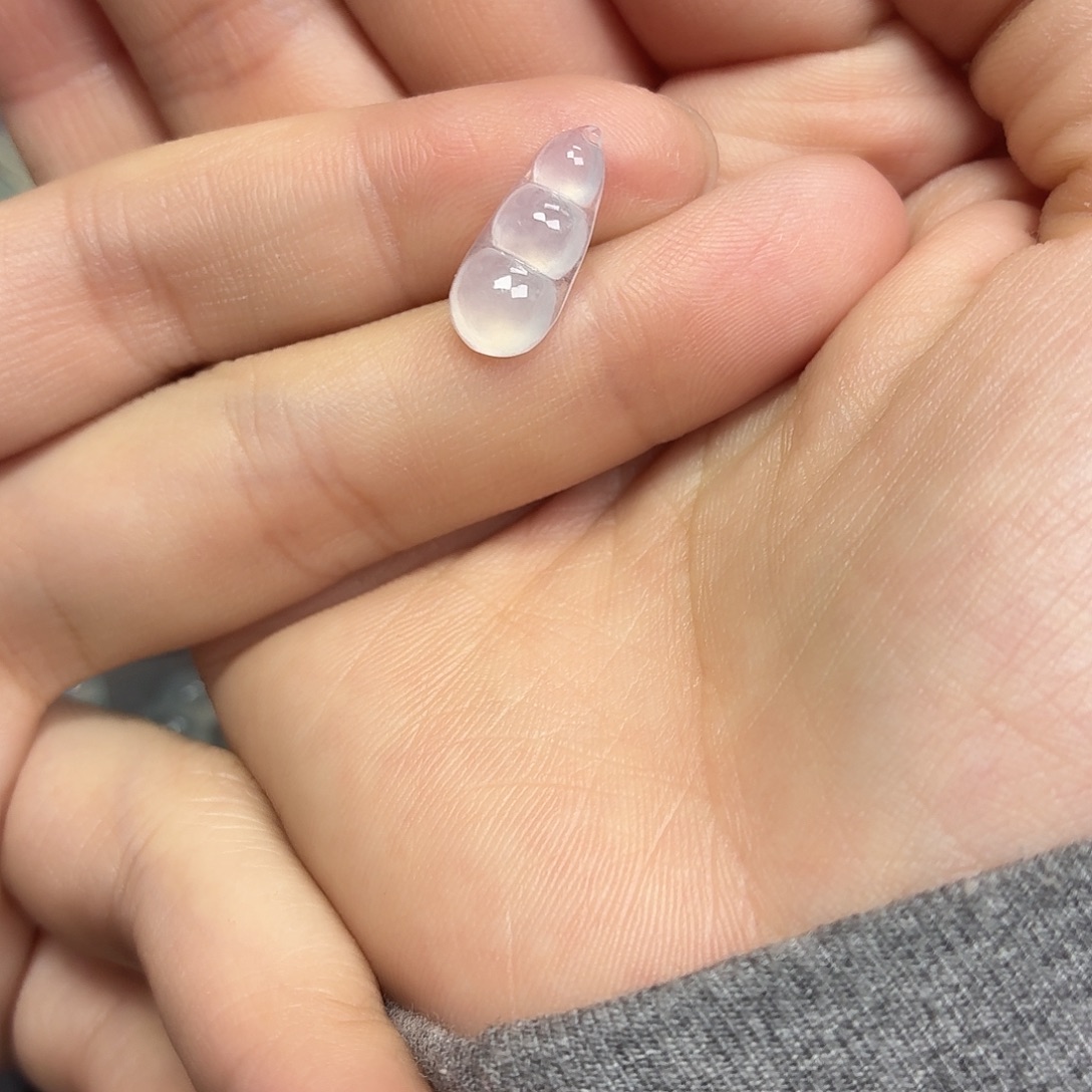 翡翠未镶嵌颈饰白冰豆