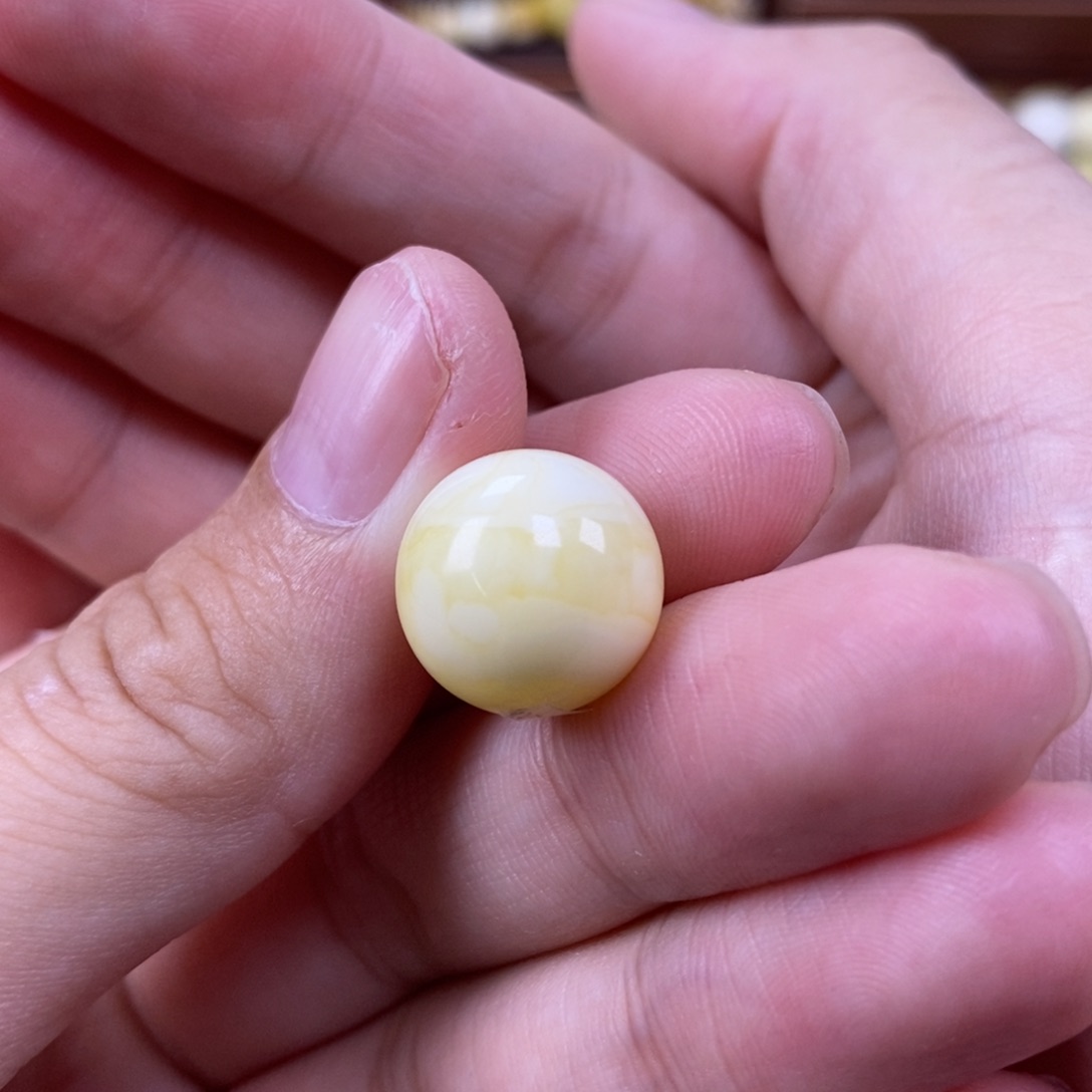 琥珀未镶嵌珠宝奇石14