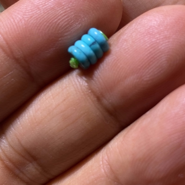 绿松石配饰未镶嵌