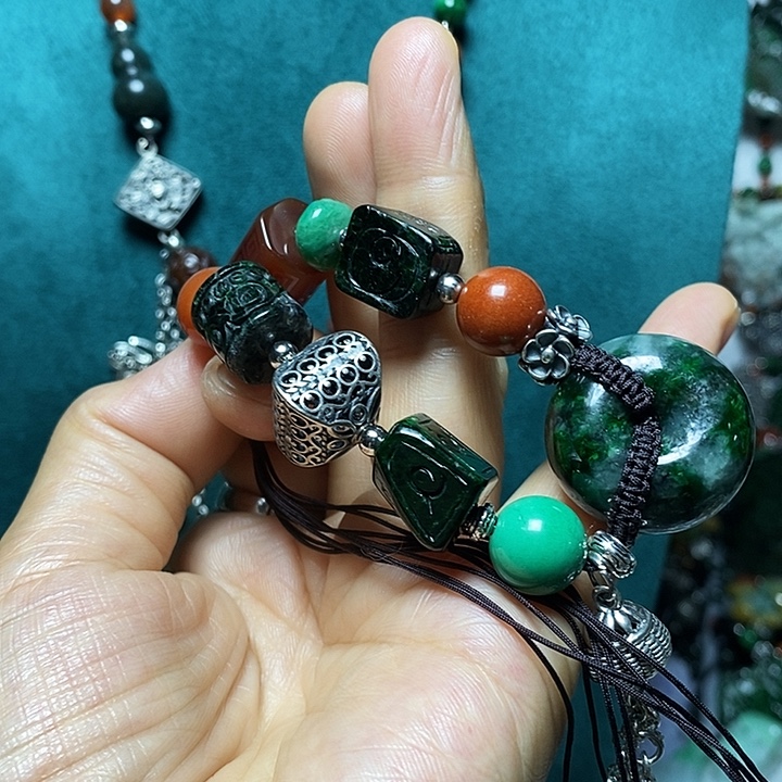 用***4翡翠未镶嵌吊坠(赠链)