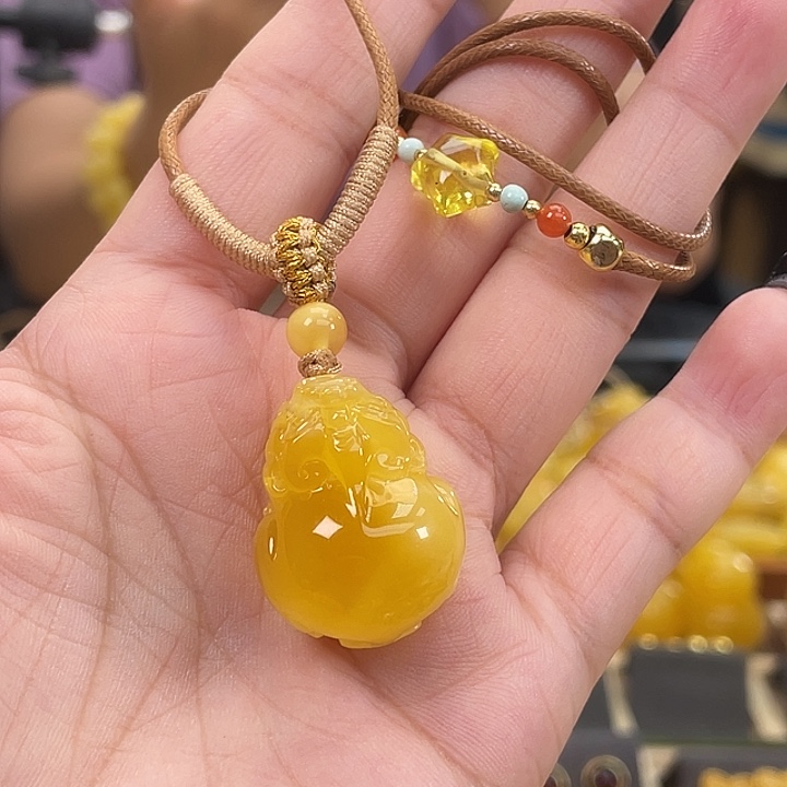 琥珀未镶嵌珠宝奇石h4