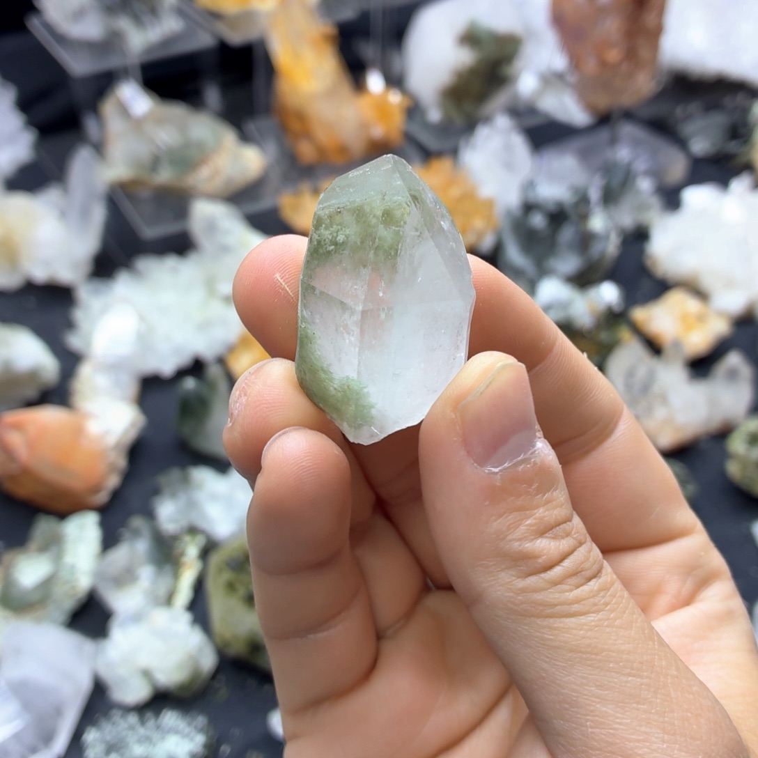 石材超多哦透绿幽单晶