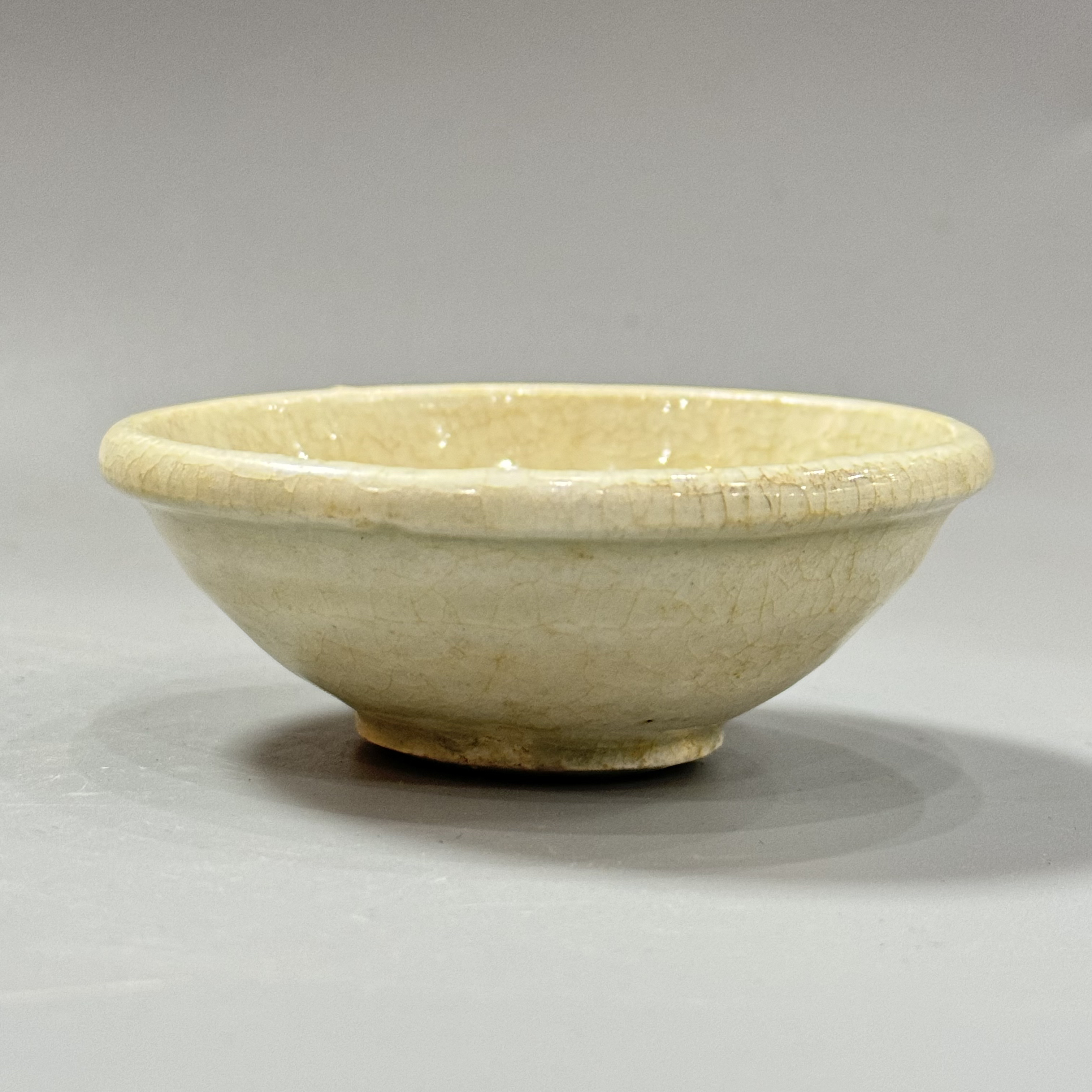 青白瓷 茶盏 梅花花钉装饰 口径8.8