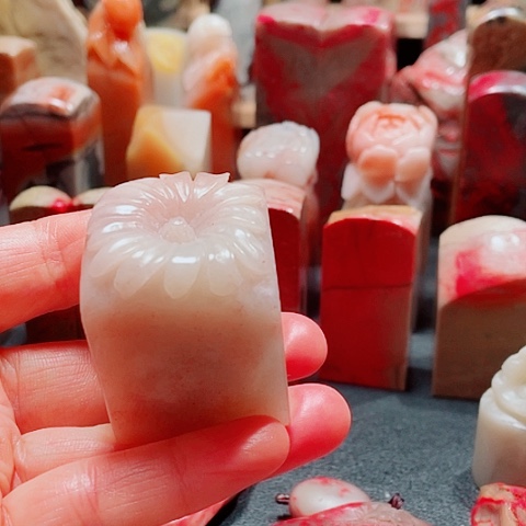 昌化石老性精品红花冻石