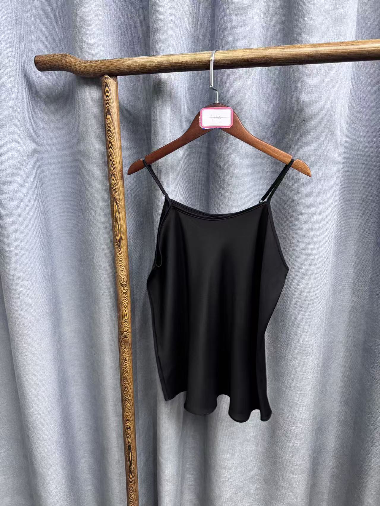 2025秋季新款简约百搭桑蚕丝吊带女A158