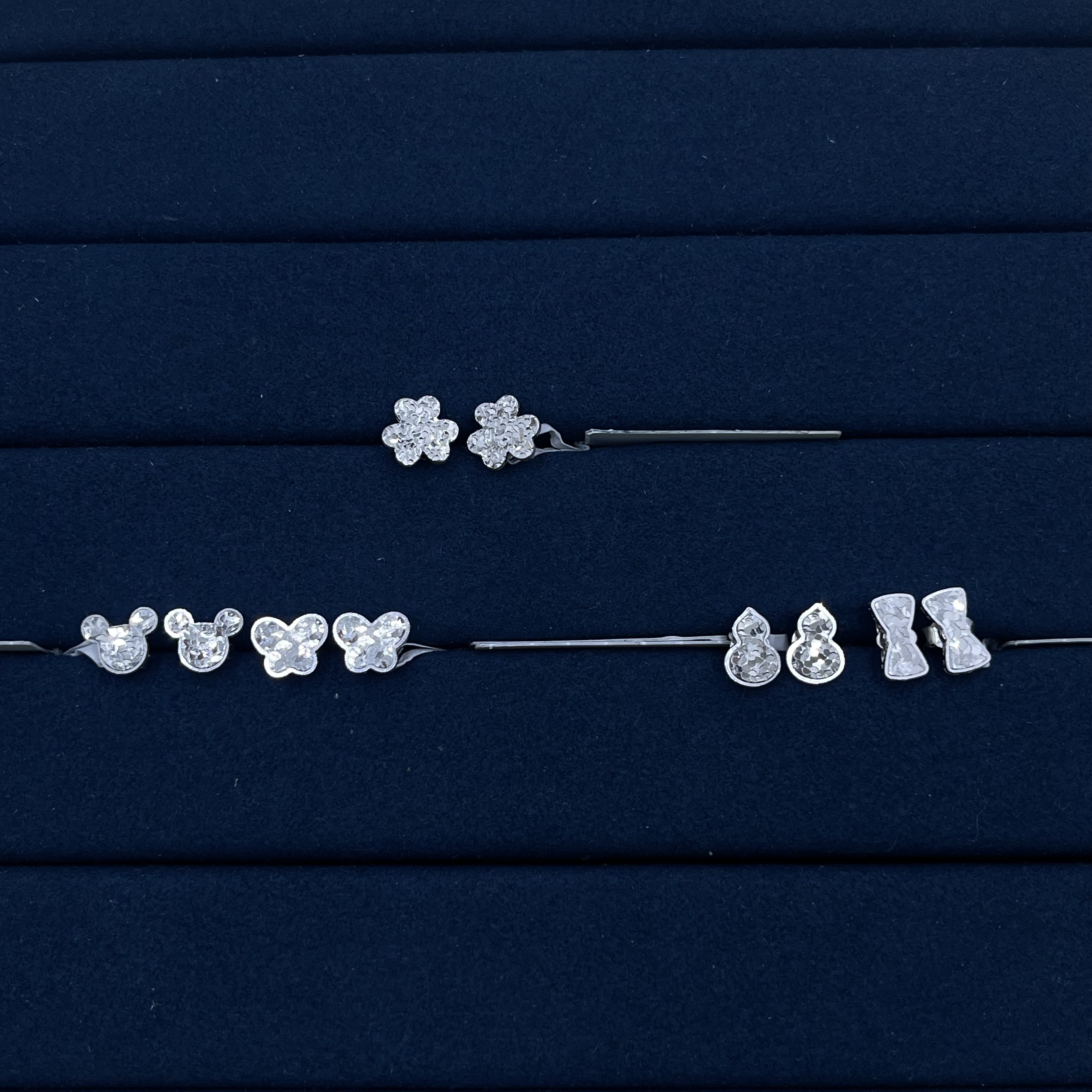 pt950碎冰冰耳钉三叶草米奇蝴蝶结葫芦蝴蝶经典铂金碎碎冰耳钉