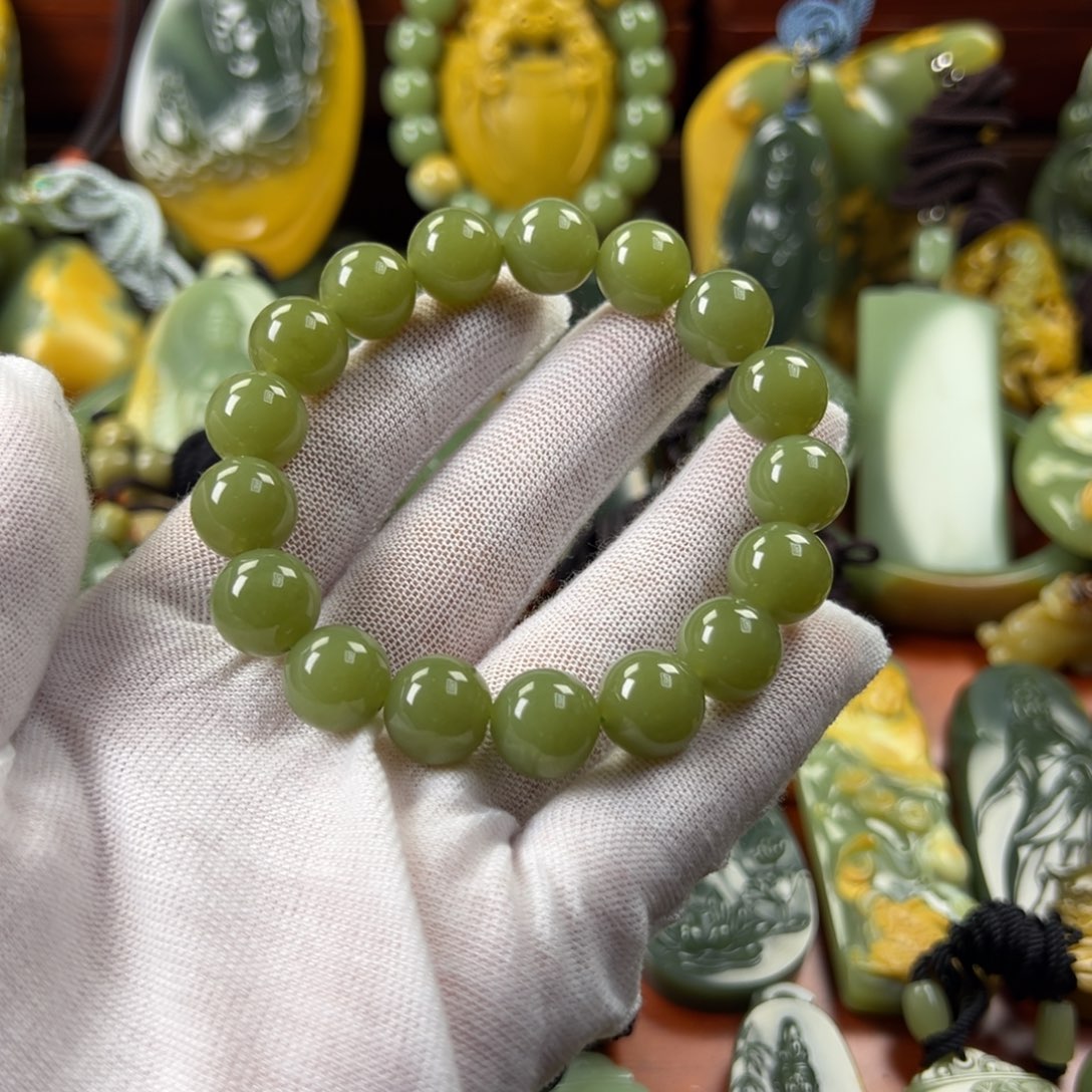 岫岩老玉（透闪石质玉）手链未镶嵌