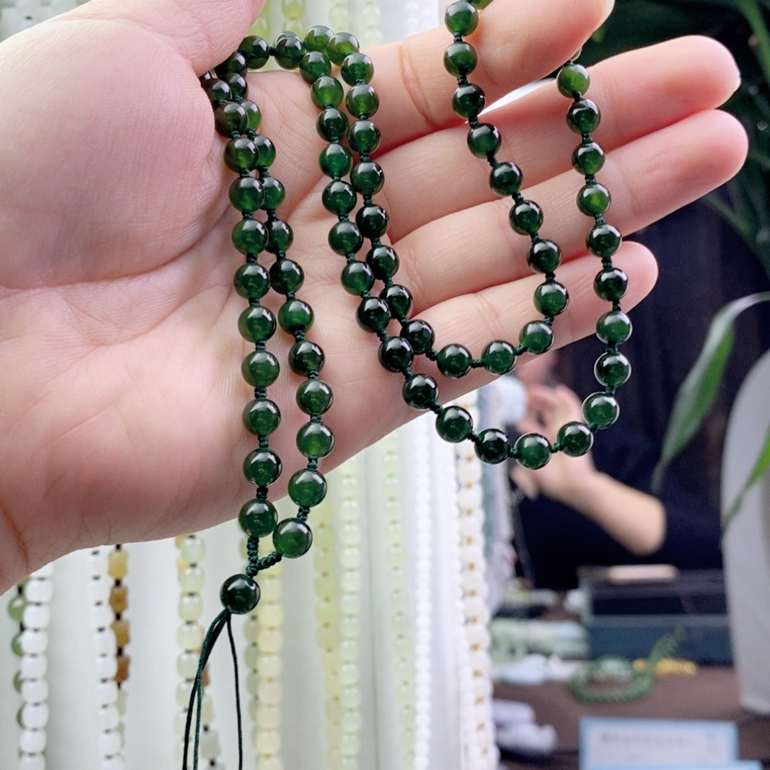 玉***6和田玉未镶嵌颈饰