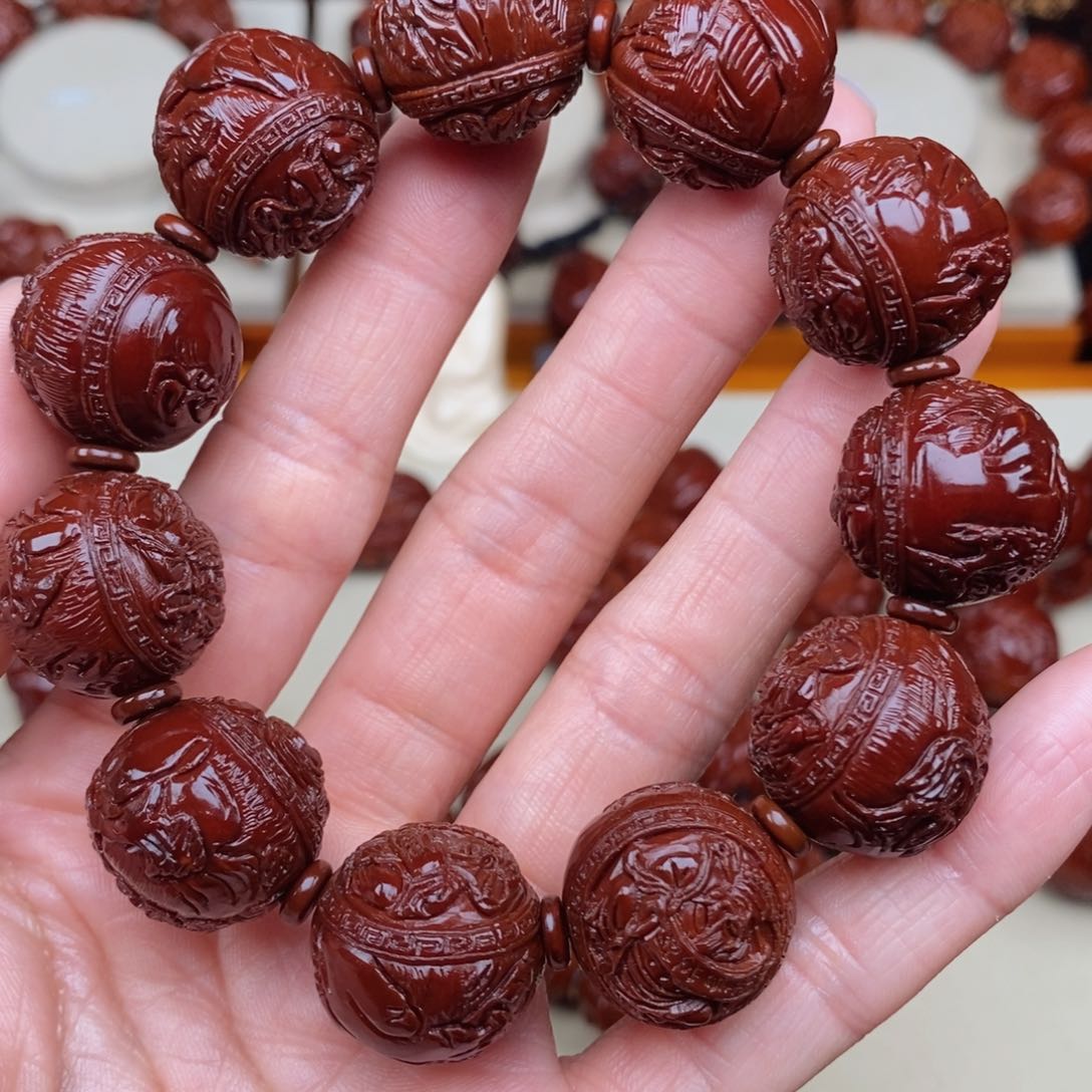 橄榄核吊坠浩**气风景财神