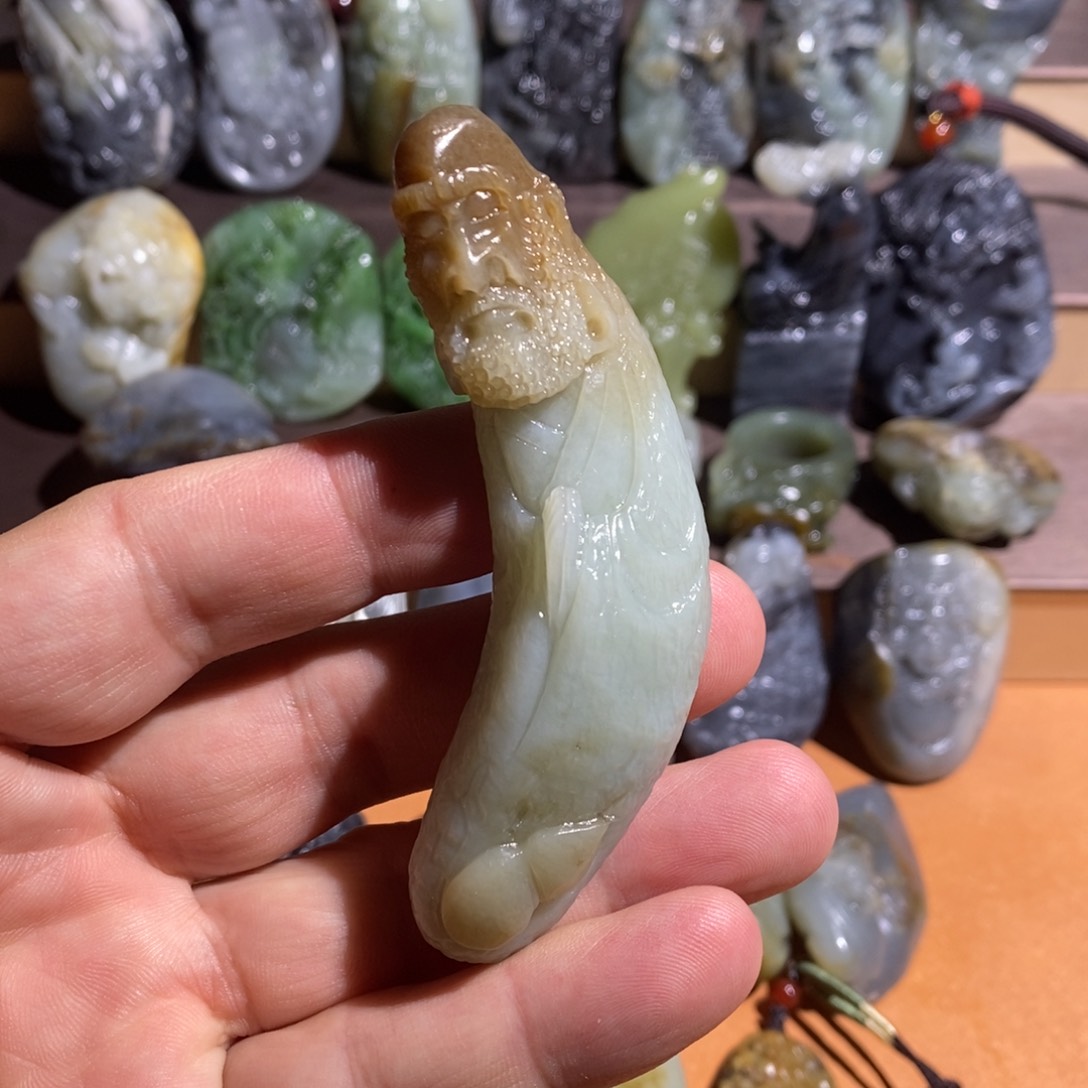 和田玉未镶嵌把件