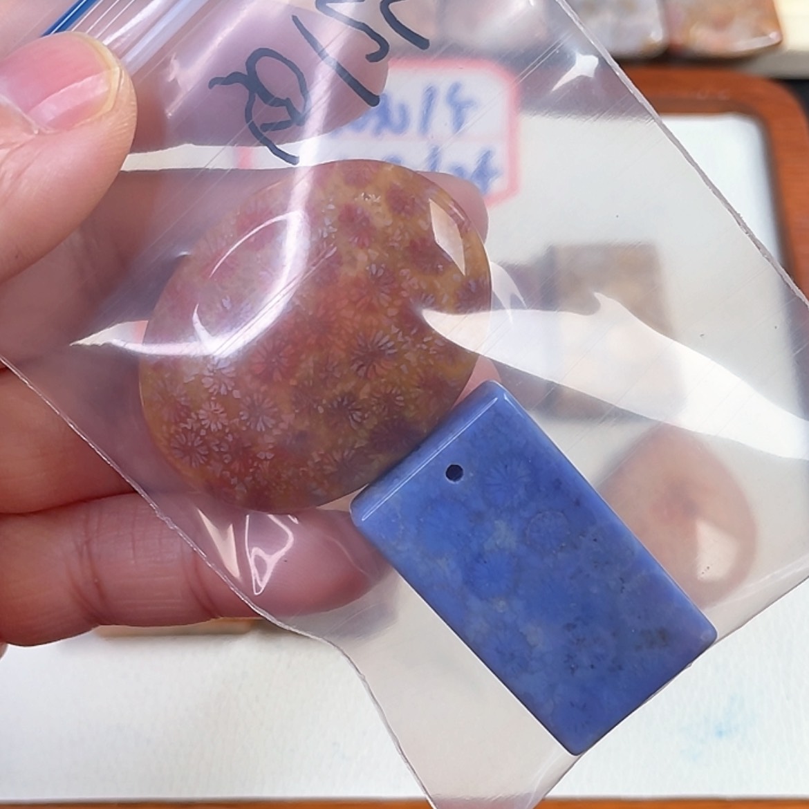 【闪购商品】硅化玉吊坠(赠链)未镶嵌花***?