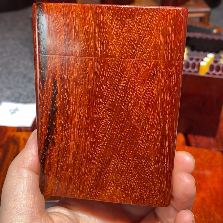 兄***i染料紫檀（血檀）粗烟盒