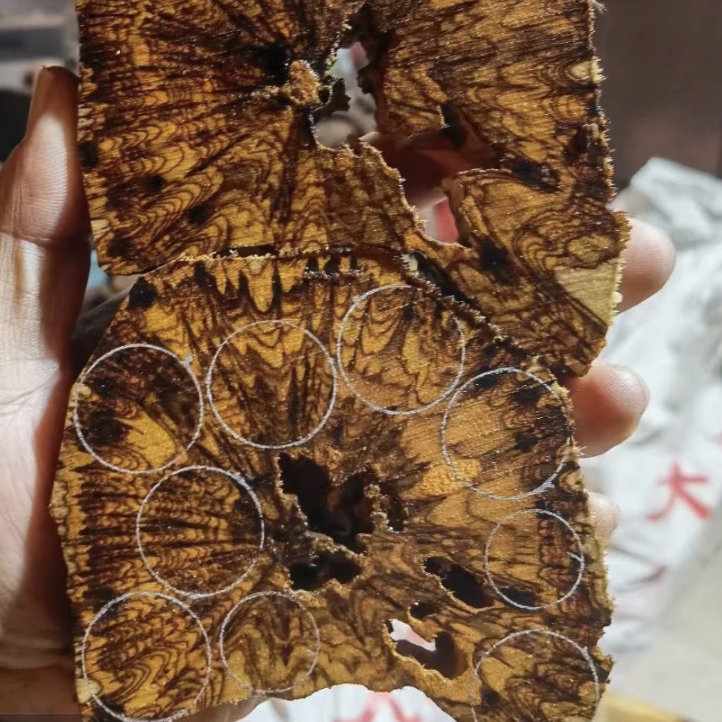 海南花梨油梨老挝花梨老料对眼边角料瘤疤木雕工艺品多样性发其一