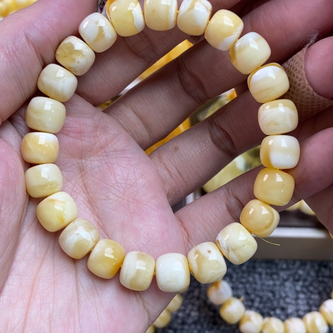 琥珀珠宝奇石未镶嵌100