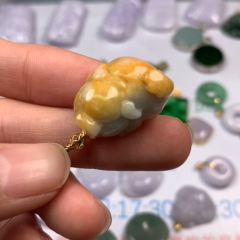 翡翠颈饰未镶嵌翡翠