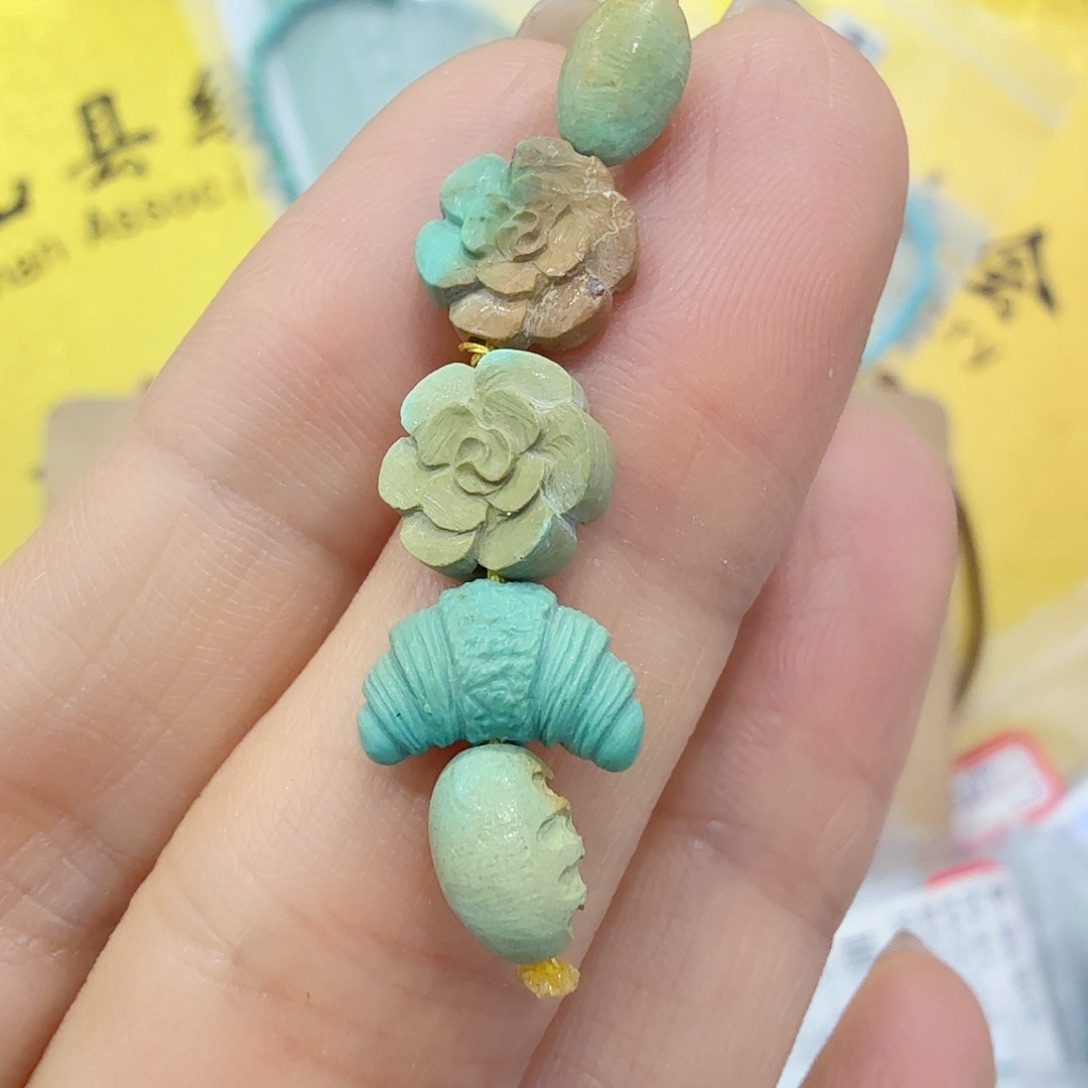 绿松石未镶嵌珠宝奇石