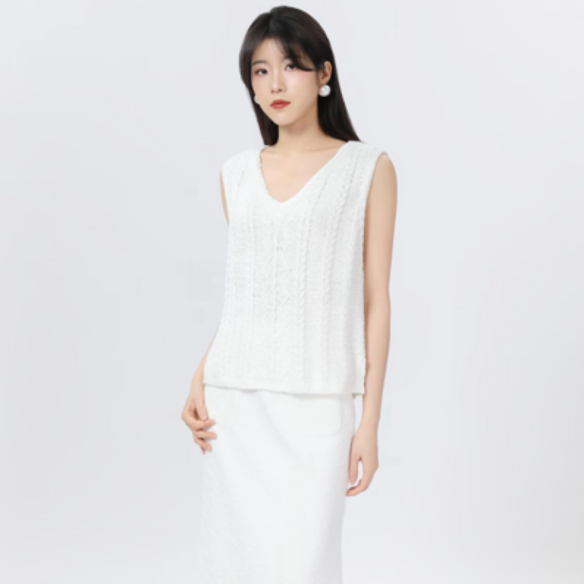 阿玛施AMASS · 春夏新款气质千金风时尚气质V领针织背心538073