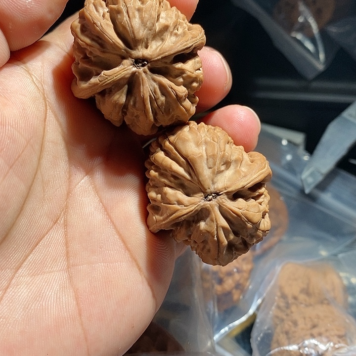 【闪购商品】文玩核桃吊坠T****e凤凰台