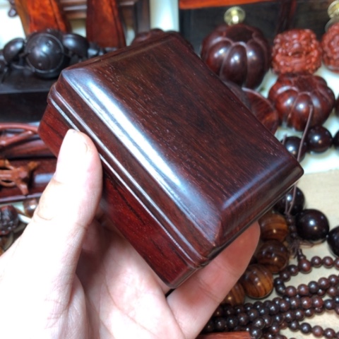 檀香紫檀（小叶紫檀）用****8盒子