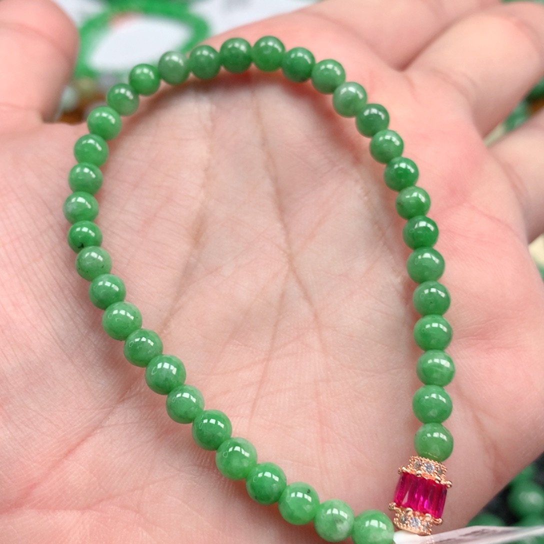 翡翠手链未镶嵌翡翠