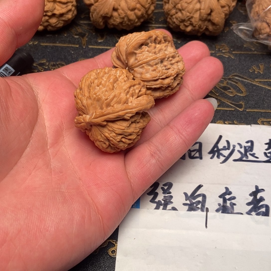 文玩核桃把件百****市白狮子