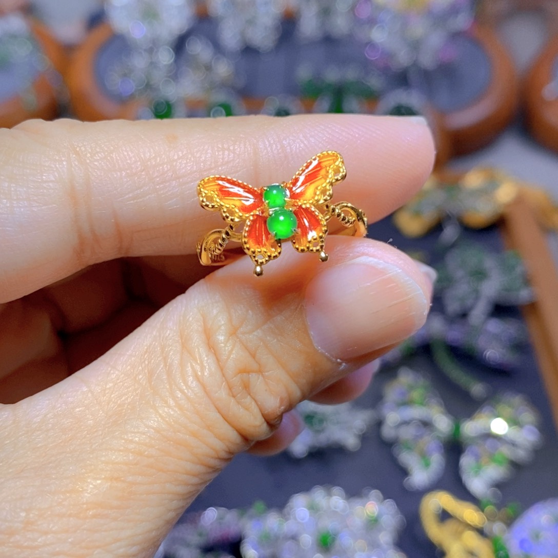 翡翠颈饰银S925镶嵌天然翡翠