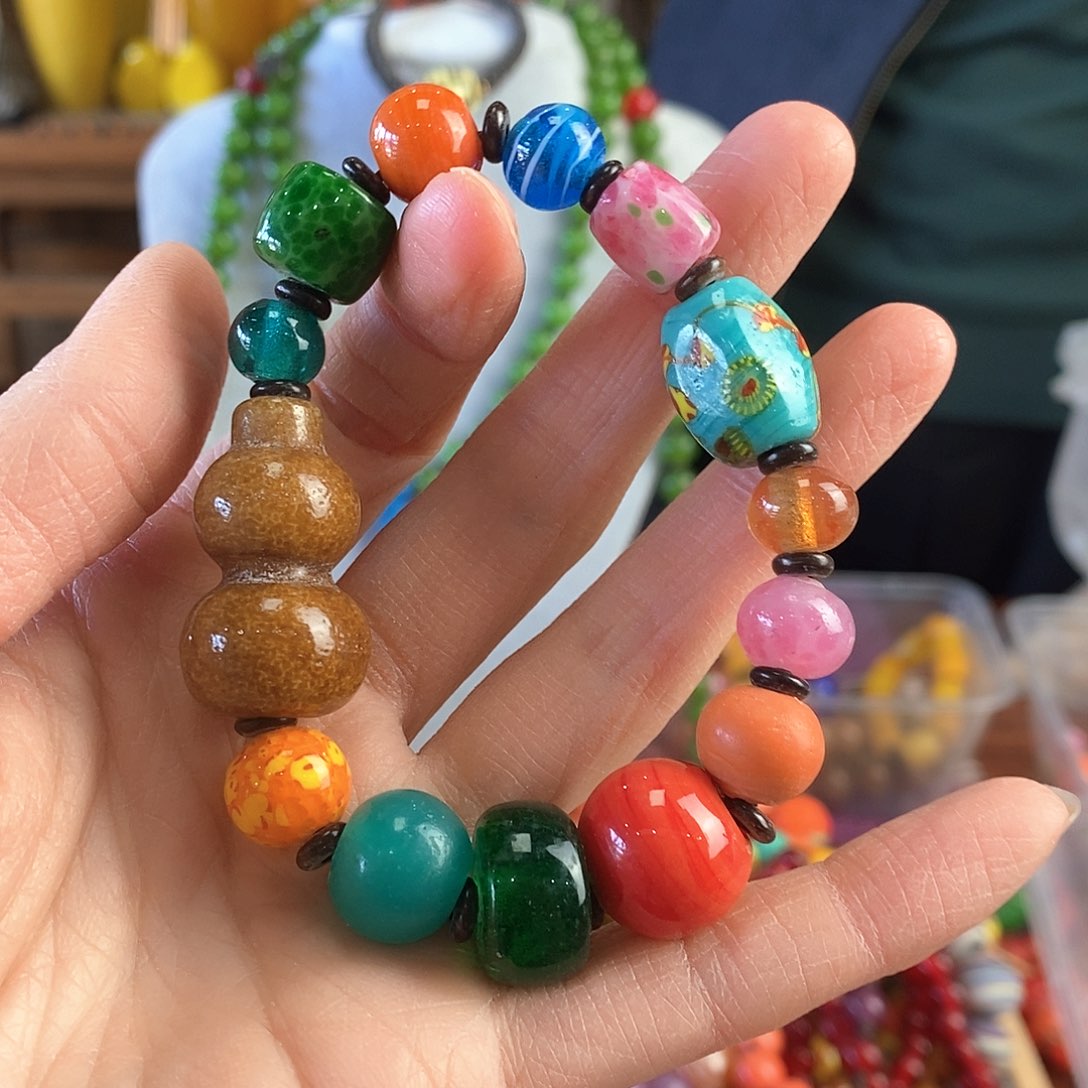 琉璃颈饰48598769690890000