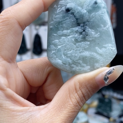 翡翠颈饰未镶嵌翡翠