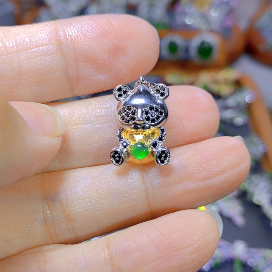 翡翠颈饰银S925镶嵌天然翡翠