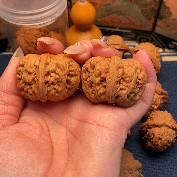 文玩核桃吊坠元宝微修42