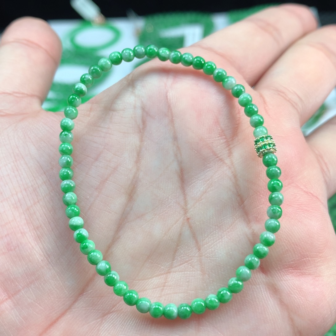 翡翠手链未镶嵌翡翠