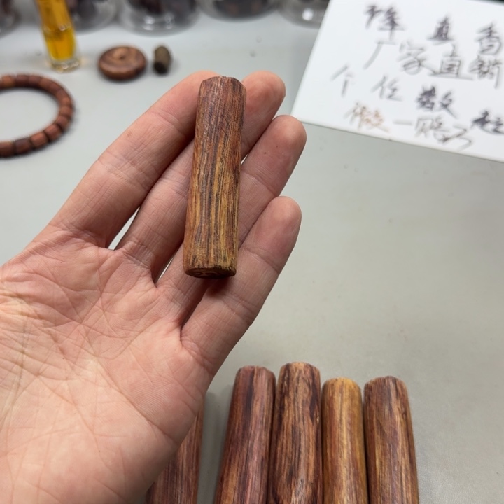 藤类小手把件原木降真香